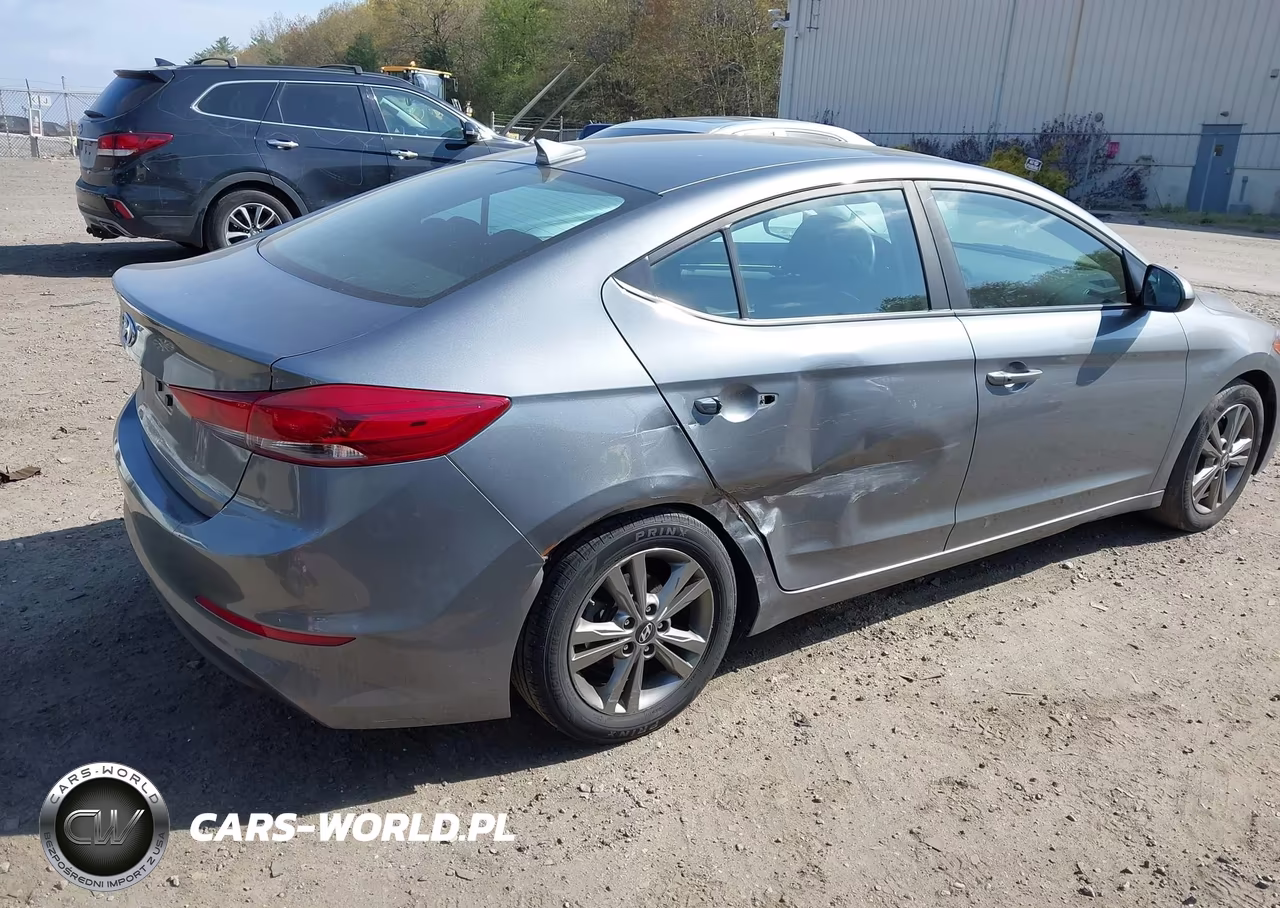 2018 Hyundai Elantra Value Edition VIN:5NPD84LF1JH264365 - 4