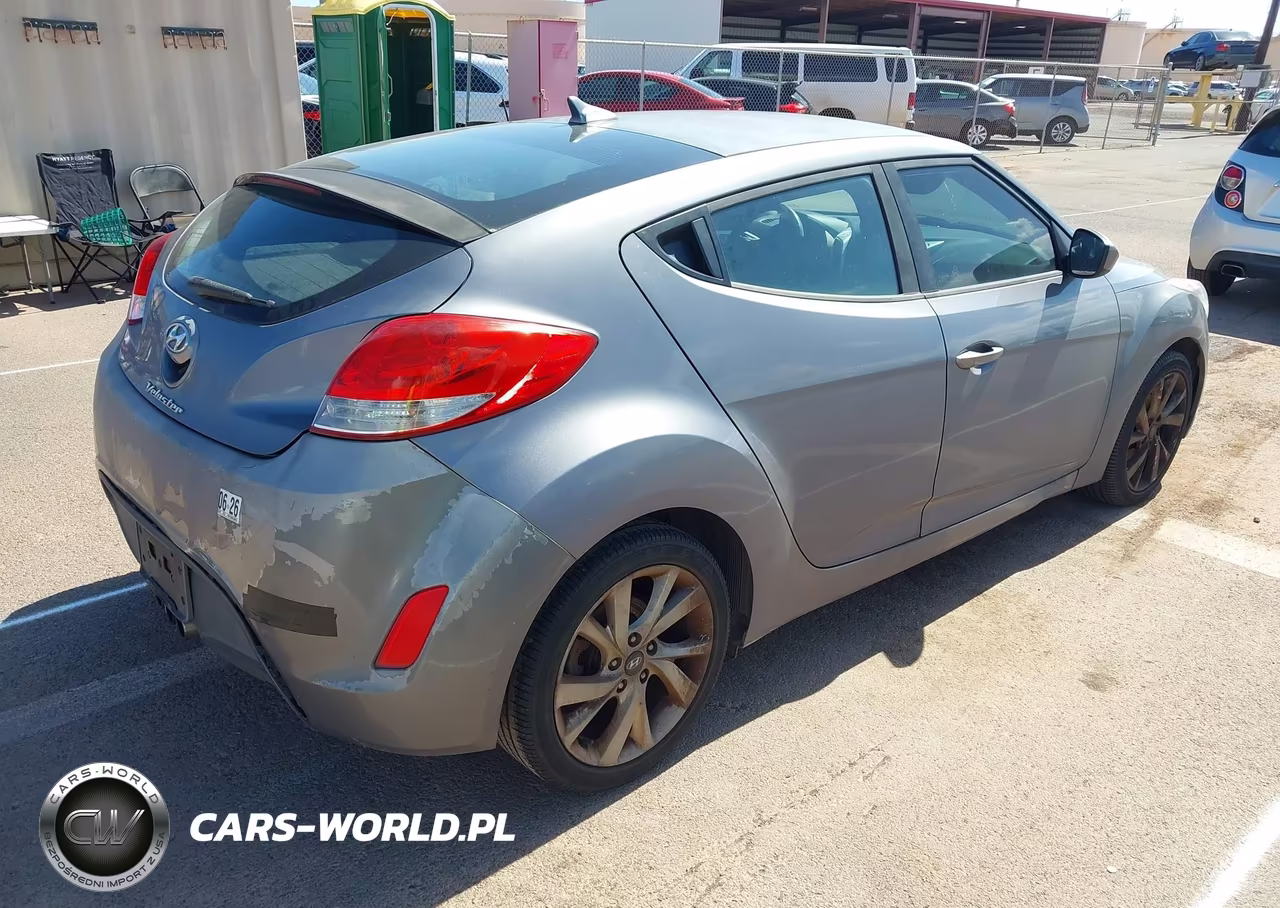 2017 Hyundai Veloster VIN:KMHTC6AD9HU305618 - 4
