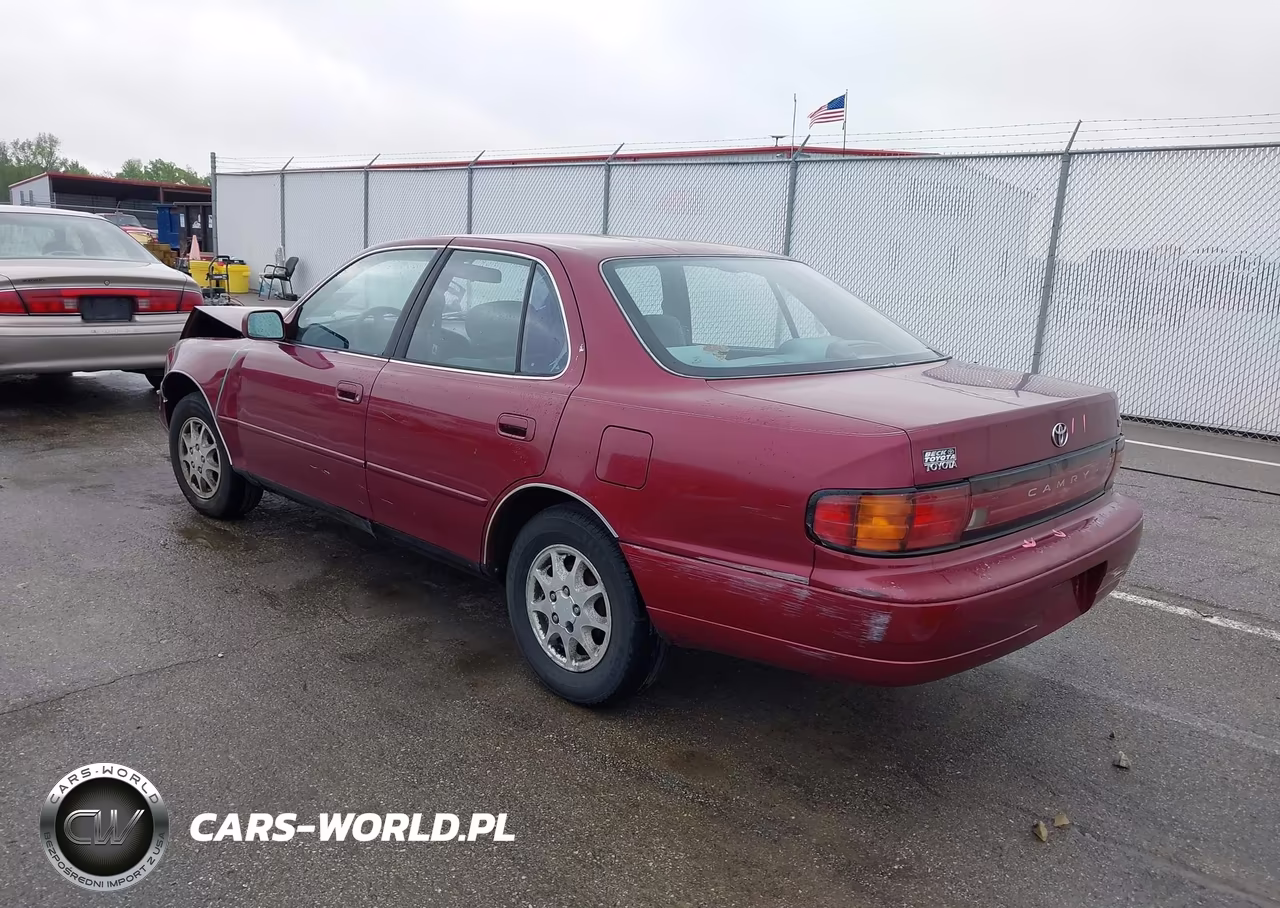 1992 Toyota Camry Le VIN:4T1SK12E6NU001554 - 3