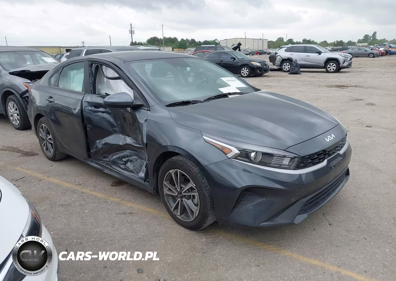 2024 Kia Forte Lxs VIN:3KPF24AD8RE784090 - 13