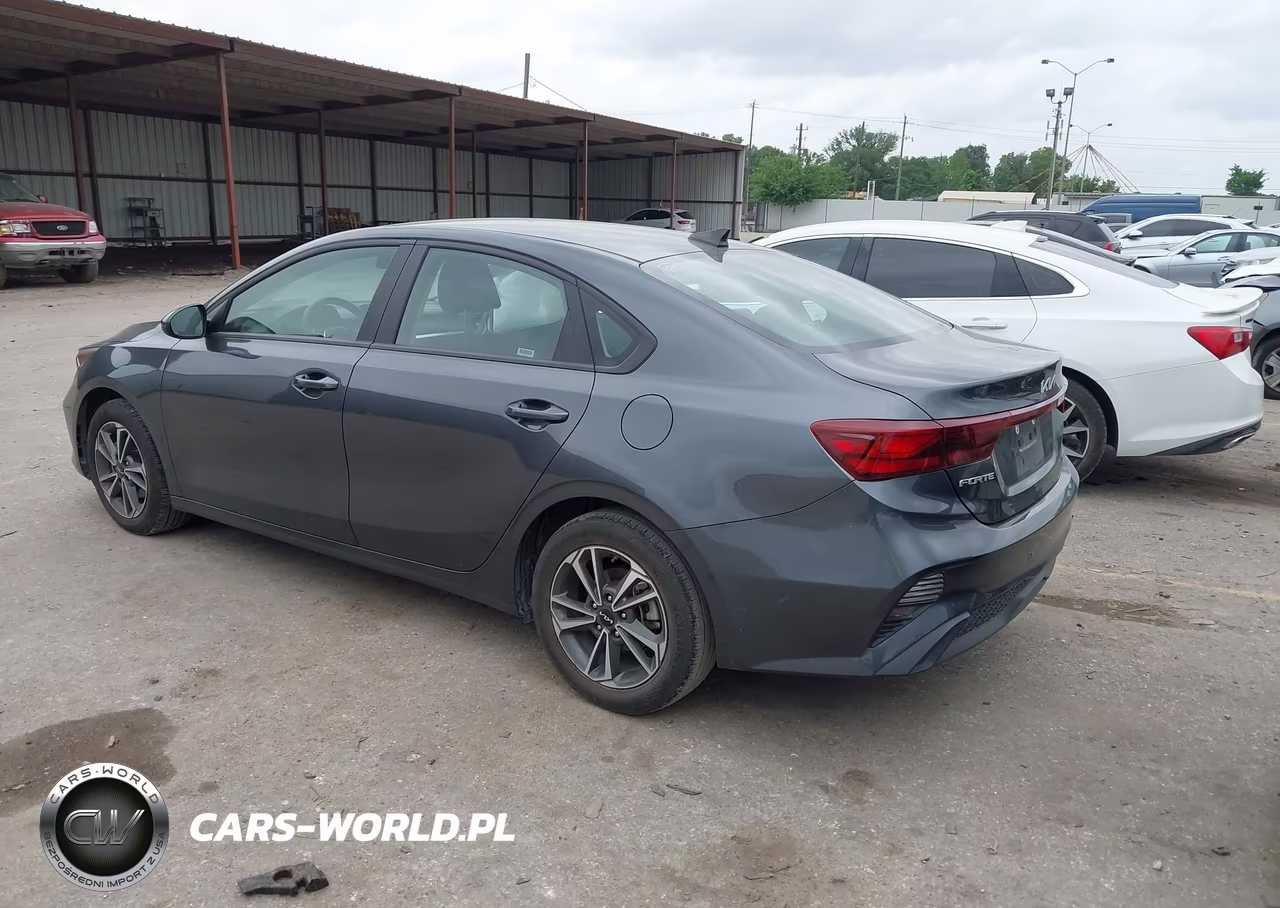 2024 Kia Forte Lxs VIN:3KPF24AD8RE784090 - 3