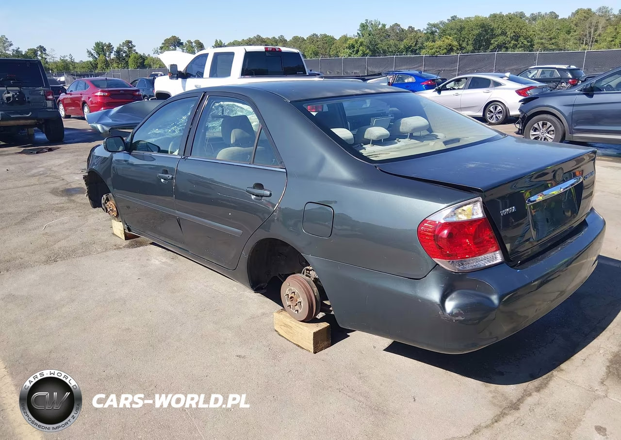 2005 Toyota Camry Le VIN:4T1BE32K25U101028 - 3