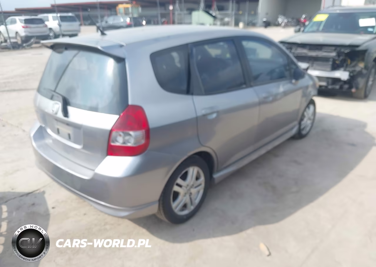 2008 Honda Fit Sport VIN:JHMGD38638S034557 - 4