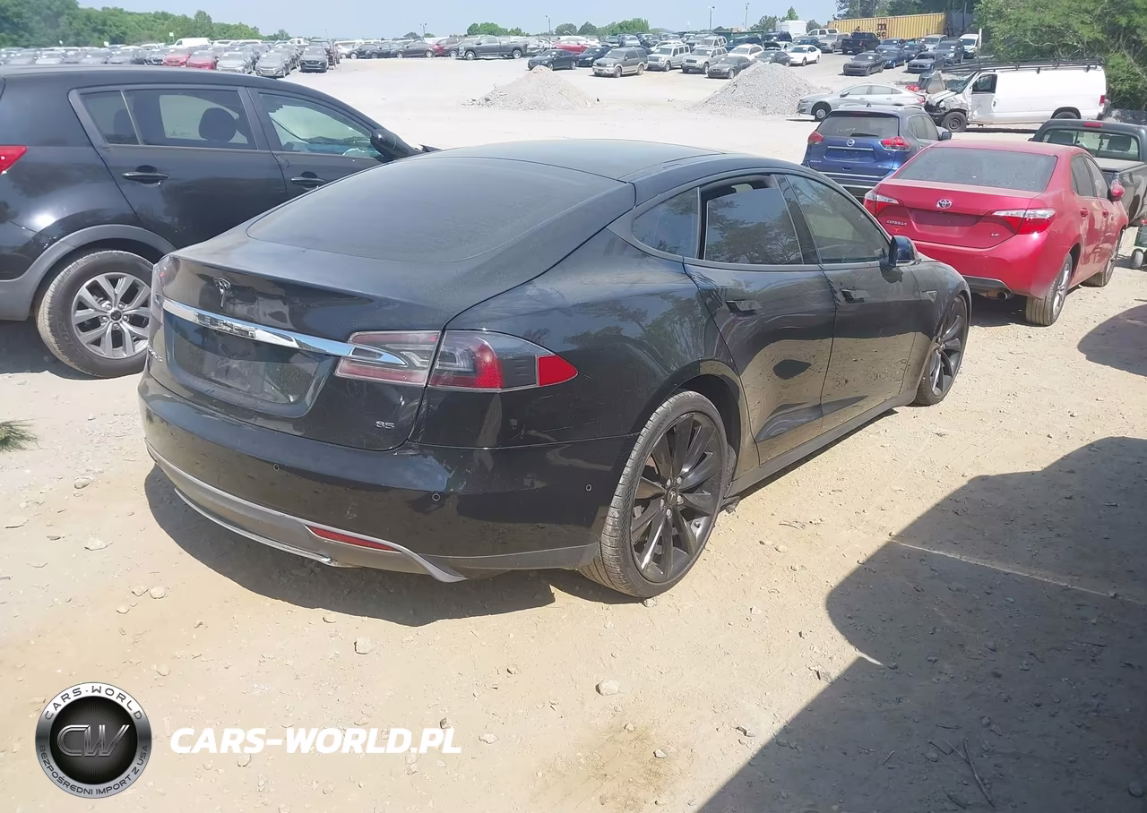 2014 Tesla Model S P85 VIN:5YJSA1H10EFP62486 - 4
