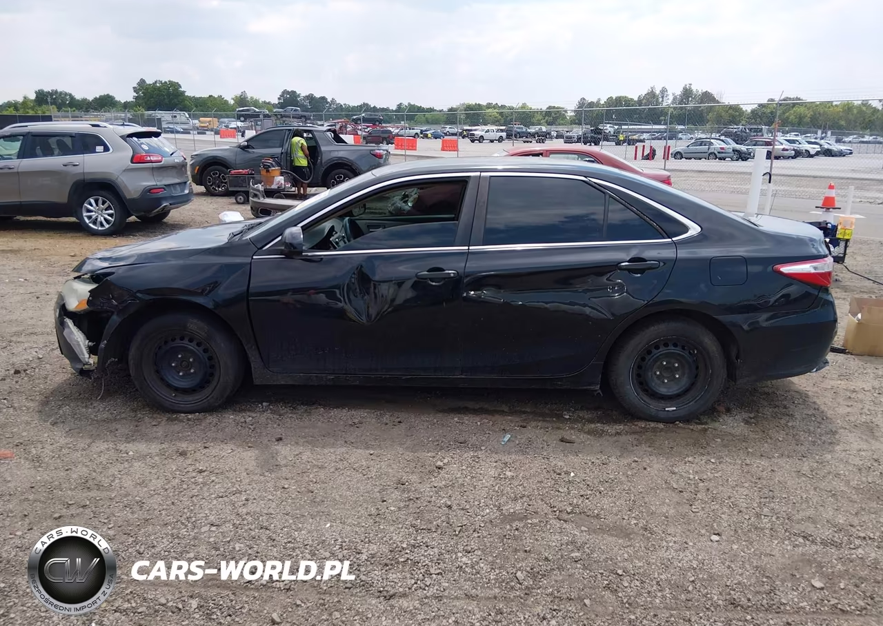 2017 Toyota Camry Le VIN:4T1BF1FK6HU340145 - 14