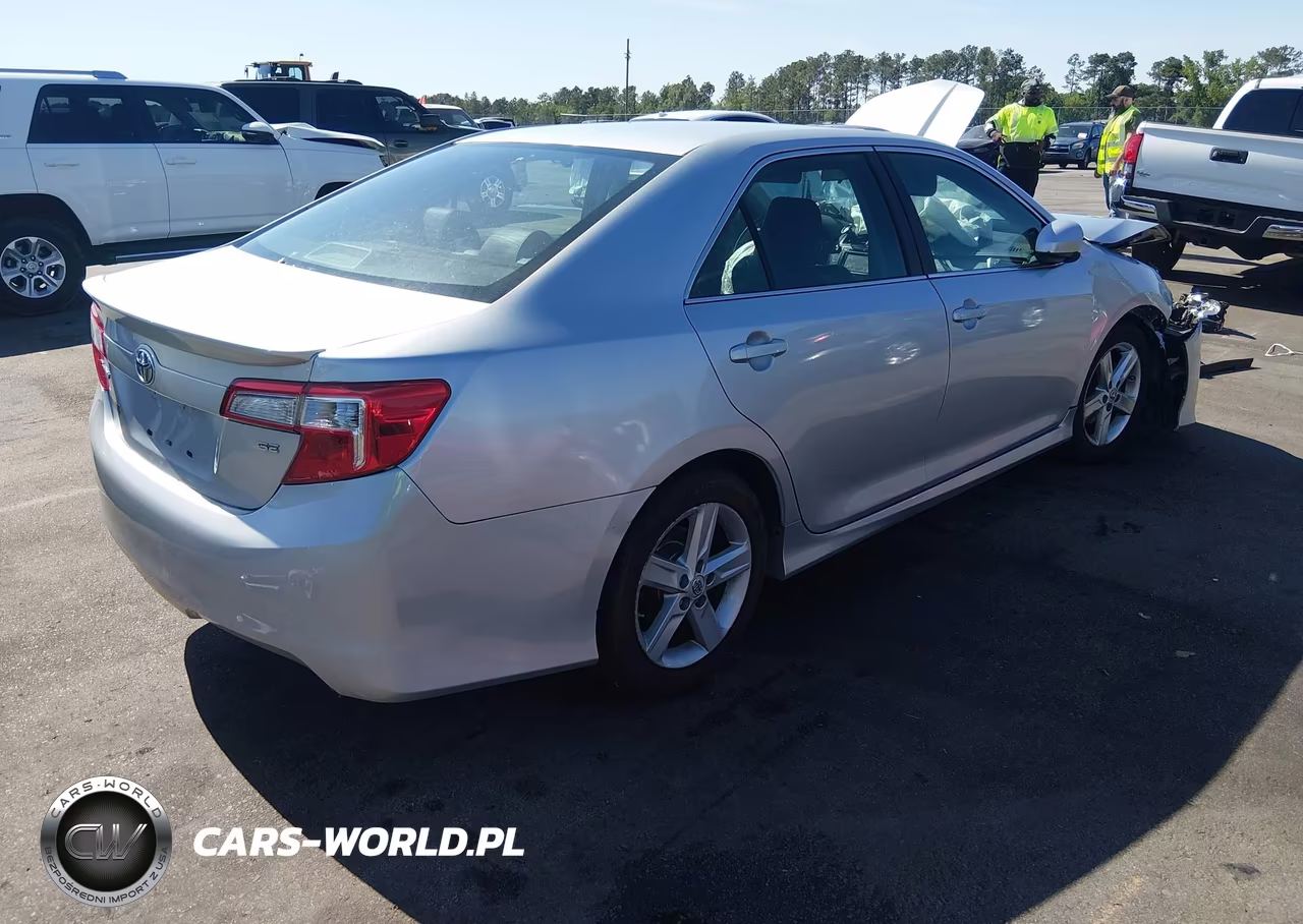 2013 Toyota Camry Se VIN:4T1BF1FK5DU207287 - 4