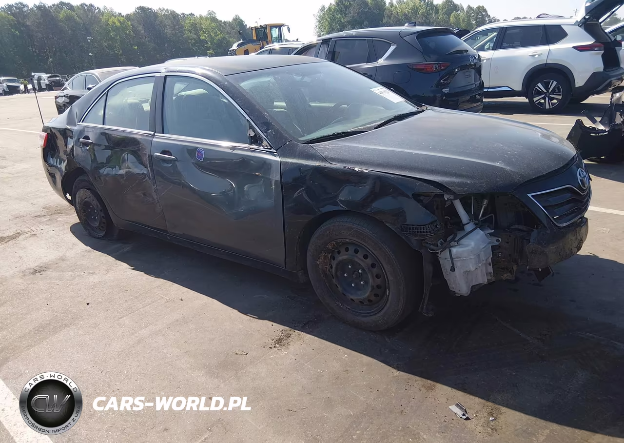 2010 Toyota Camry Le – zdjęcie 1 z 16