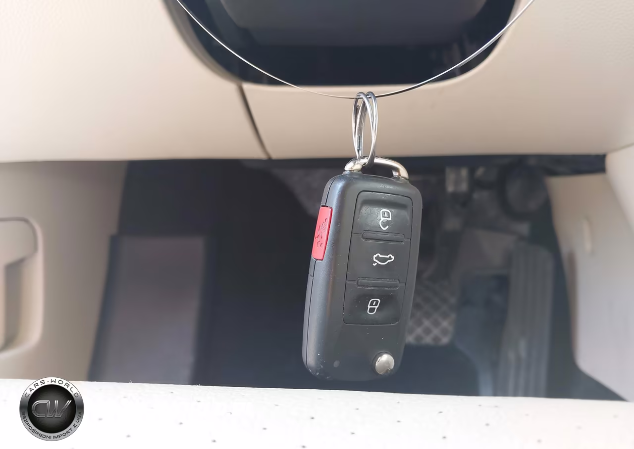 2019 Volkswagen Passat 2.0T Wolfsburg Edition VIN:1VWLA7A36KC002605 - 11