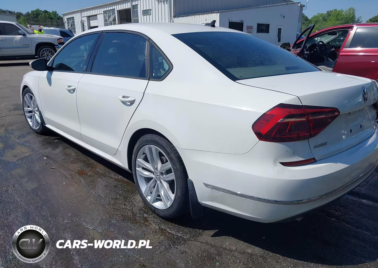 2019 Volkswagen Passat 2.0T Wolfsburg Edition VIN:1VWLA7A36KC002605 - 3