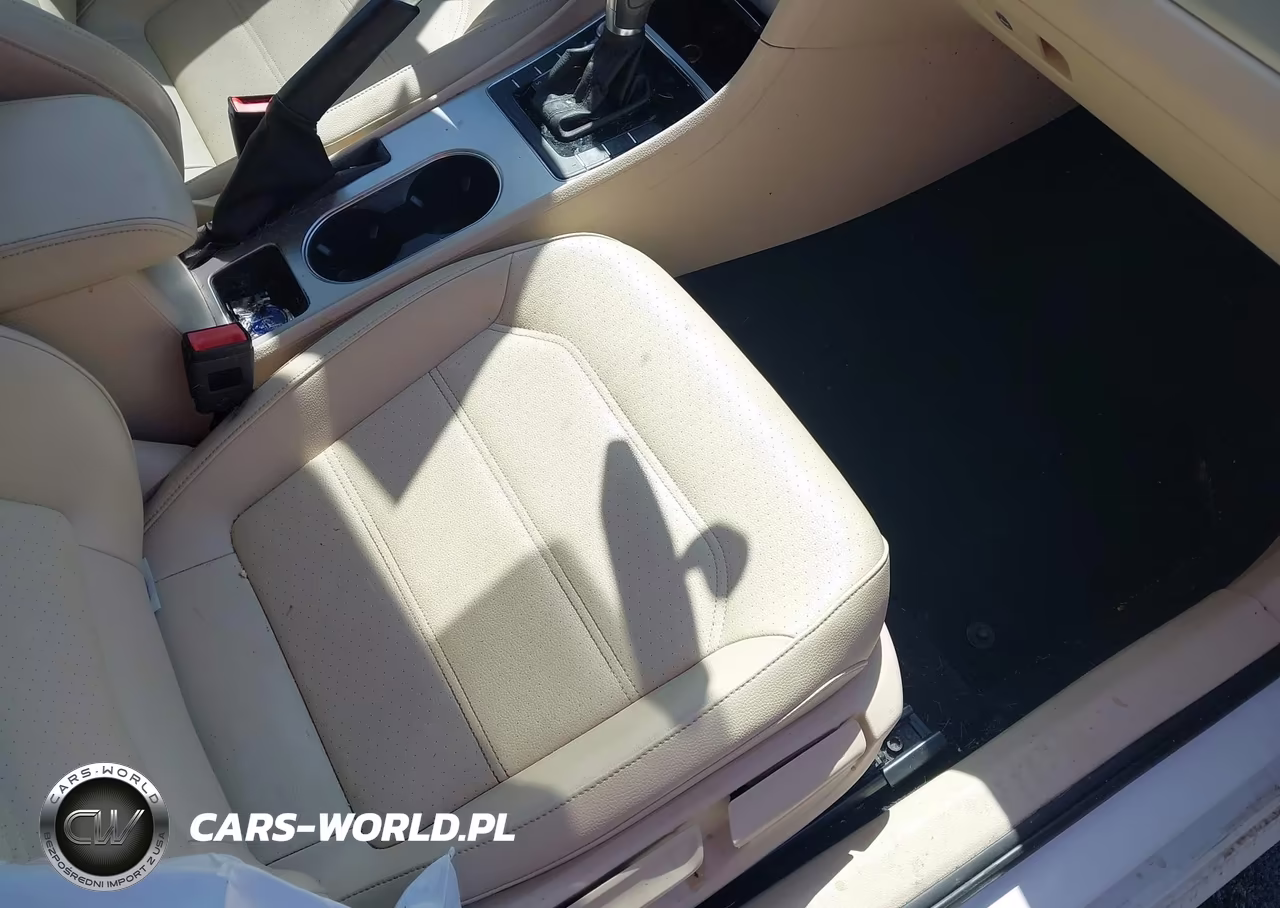 2019 Volkswagen Passat 2.0T Wolfsburg Edition VIN:1VWLA7A36KC002605 - 5