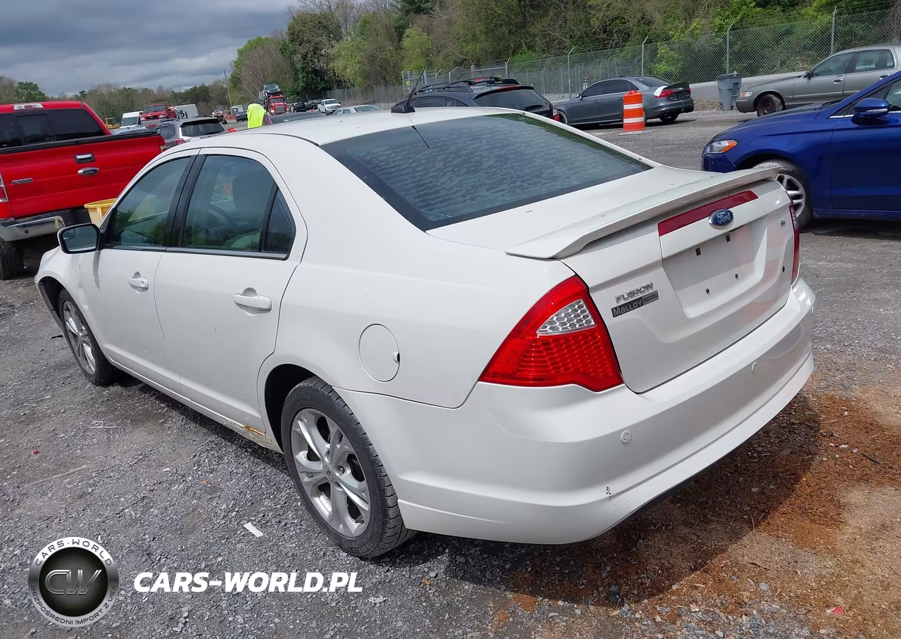 2012 Ford Fusion Se VIN:3FAHP0HA7CR256416 - 3