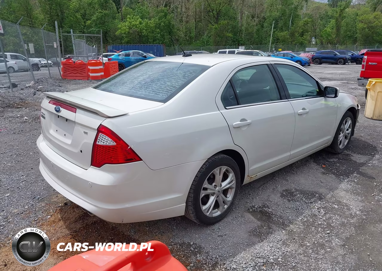 2012 Ford Fusion Se VIN:3FAHP0HA7CR256416 - 4