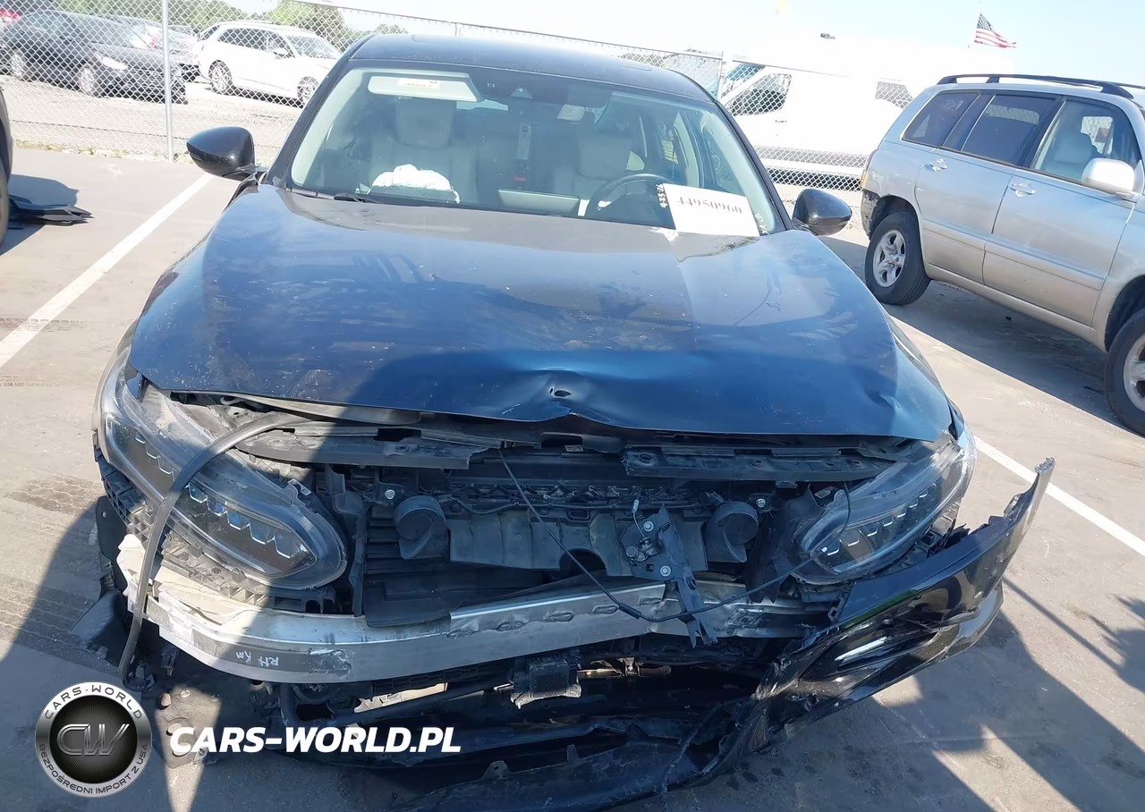 2018 Honda Accord Hybrid Touring VIN:1HGCV3F93JA017085 - 13