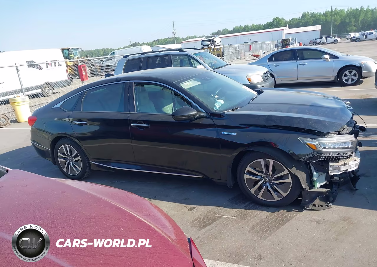 2018 Honda Accord Hybrid Touring VIN:1HGCV3F93JA017085 - 14