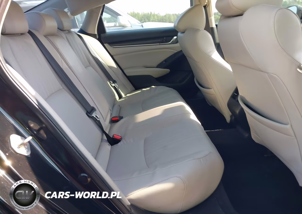 2018 Honda Accord Hybrid Touring VIN:1HGCV3F93JA017085 - 8