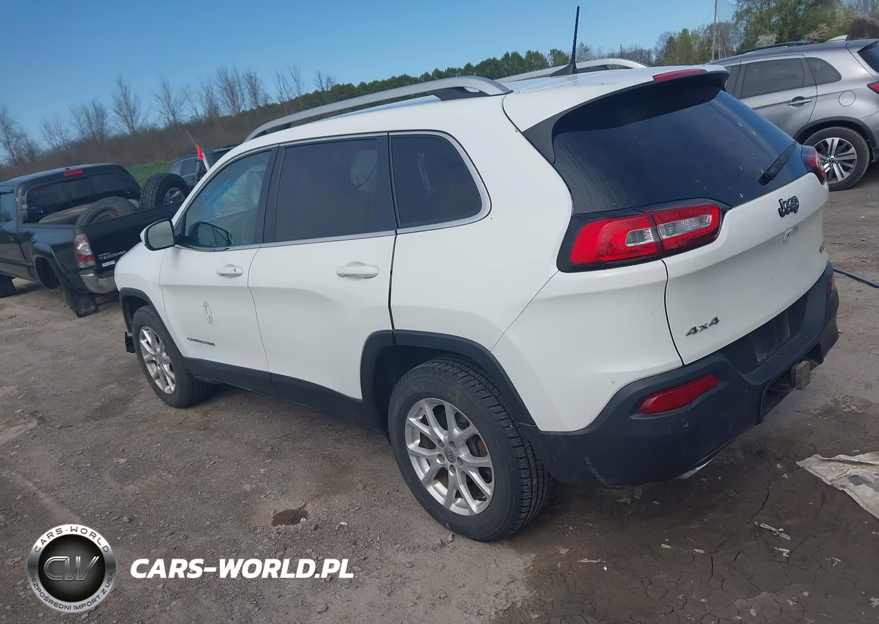 2016 Jeep Cherokee Latitude VIN:1C4PJMCS0GW373675 - 15