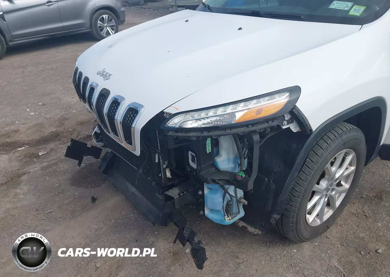 2016 Jeep Cherokee Latitude VIN:1C4PJMCS0GW373675 - 18