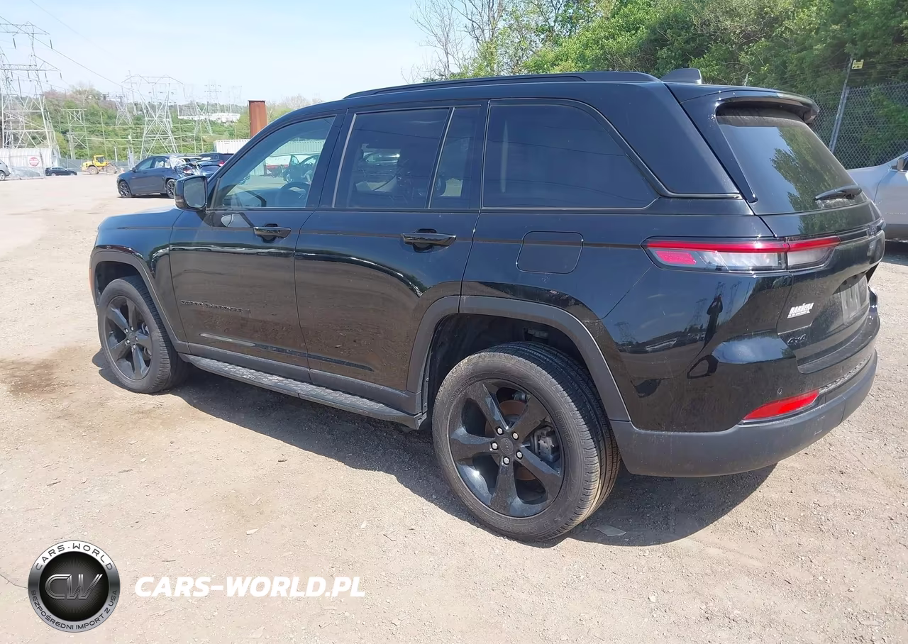 2023 Jeep Grand Cherokee Limited 4X4 VIN:1C4RJHBG5PC659259 - 3