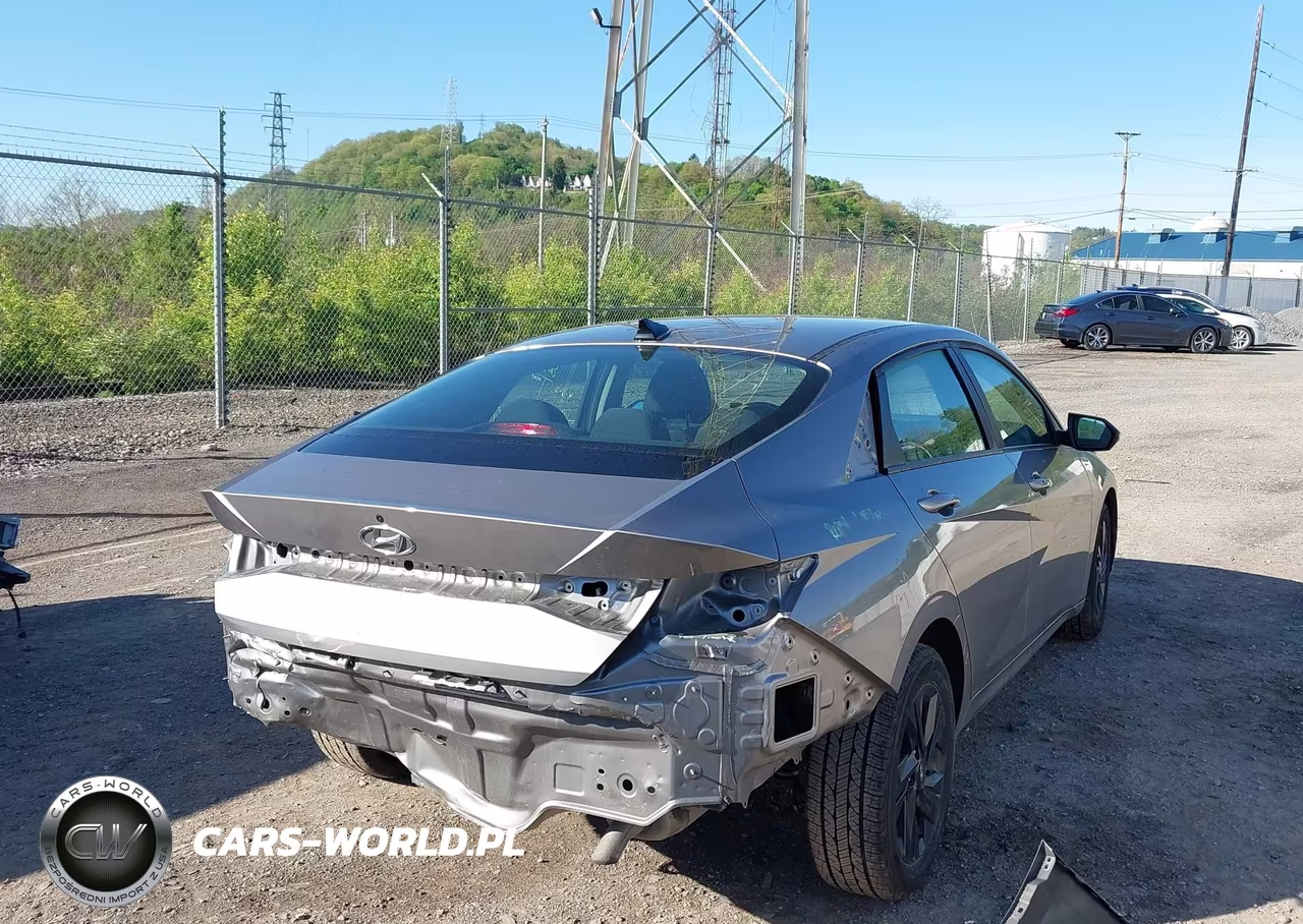 2023 Hyundai Elantra Sel VIN:KMHLM4AG8PU391837 - 4