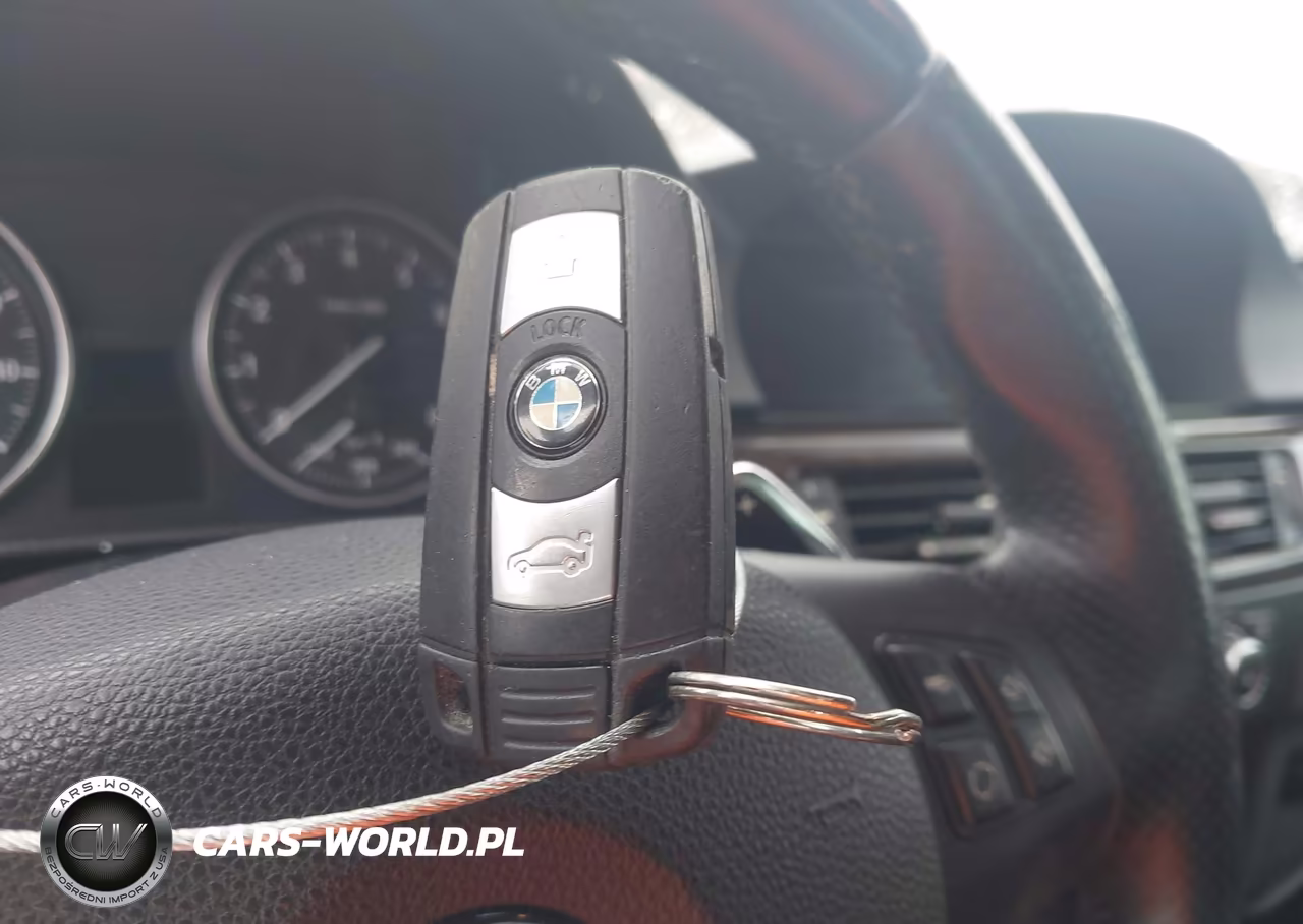 2012 BMW 328I VIN:WBAKE5C58CE755643 - 11