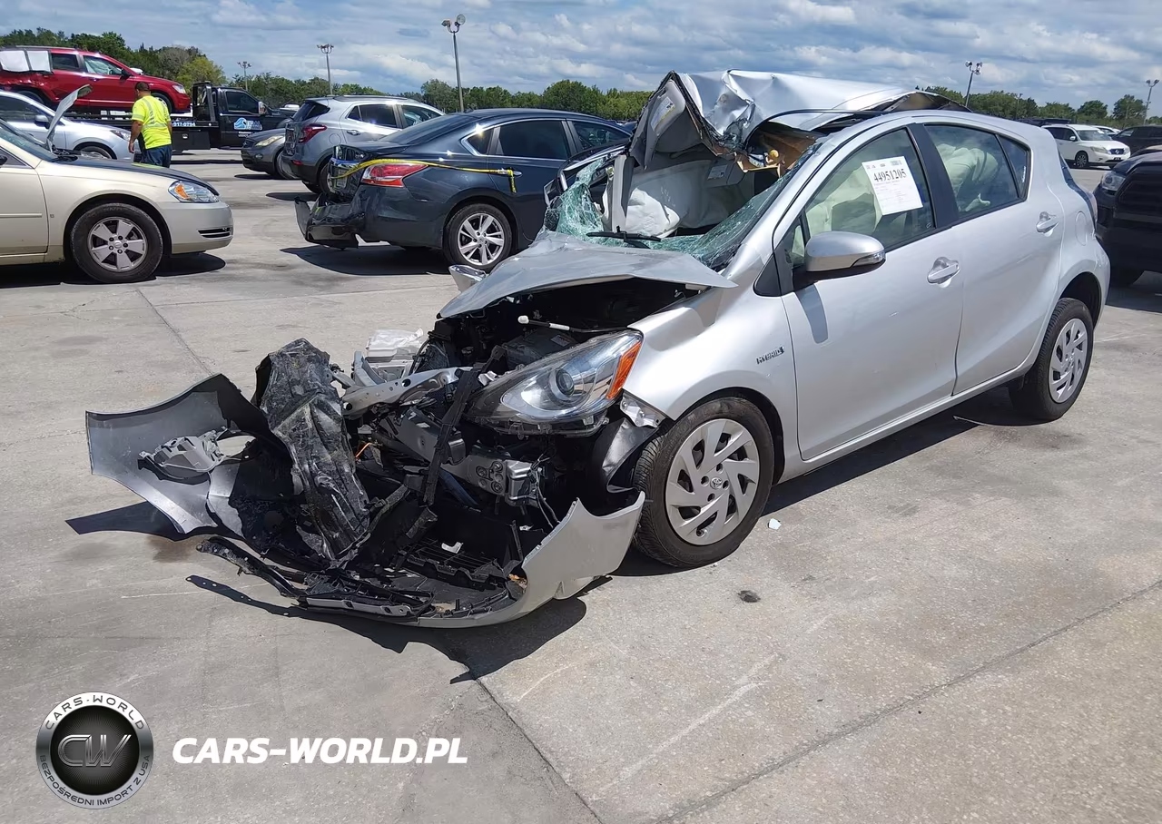 2016 Toyota Prius C One VIN:JTDKDTB32G1136625 - 2