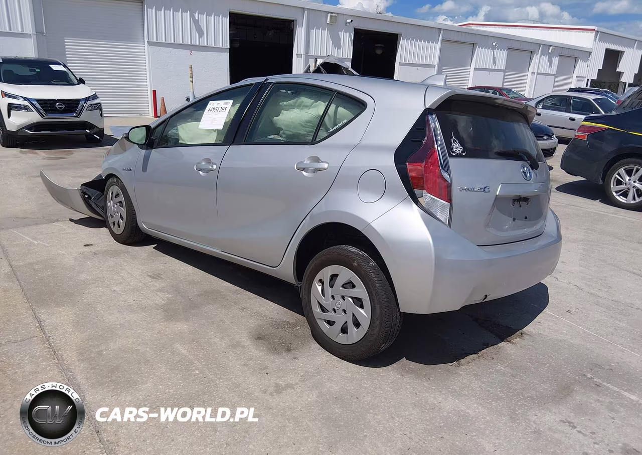 2016 Toyota Prius C One VIN:JTDKDTB32G1136625 - 3