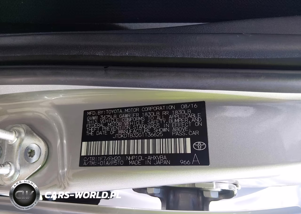 2016 Toyota Prius C One VIN:JTDKDTB32G1136625 - 9