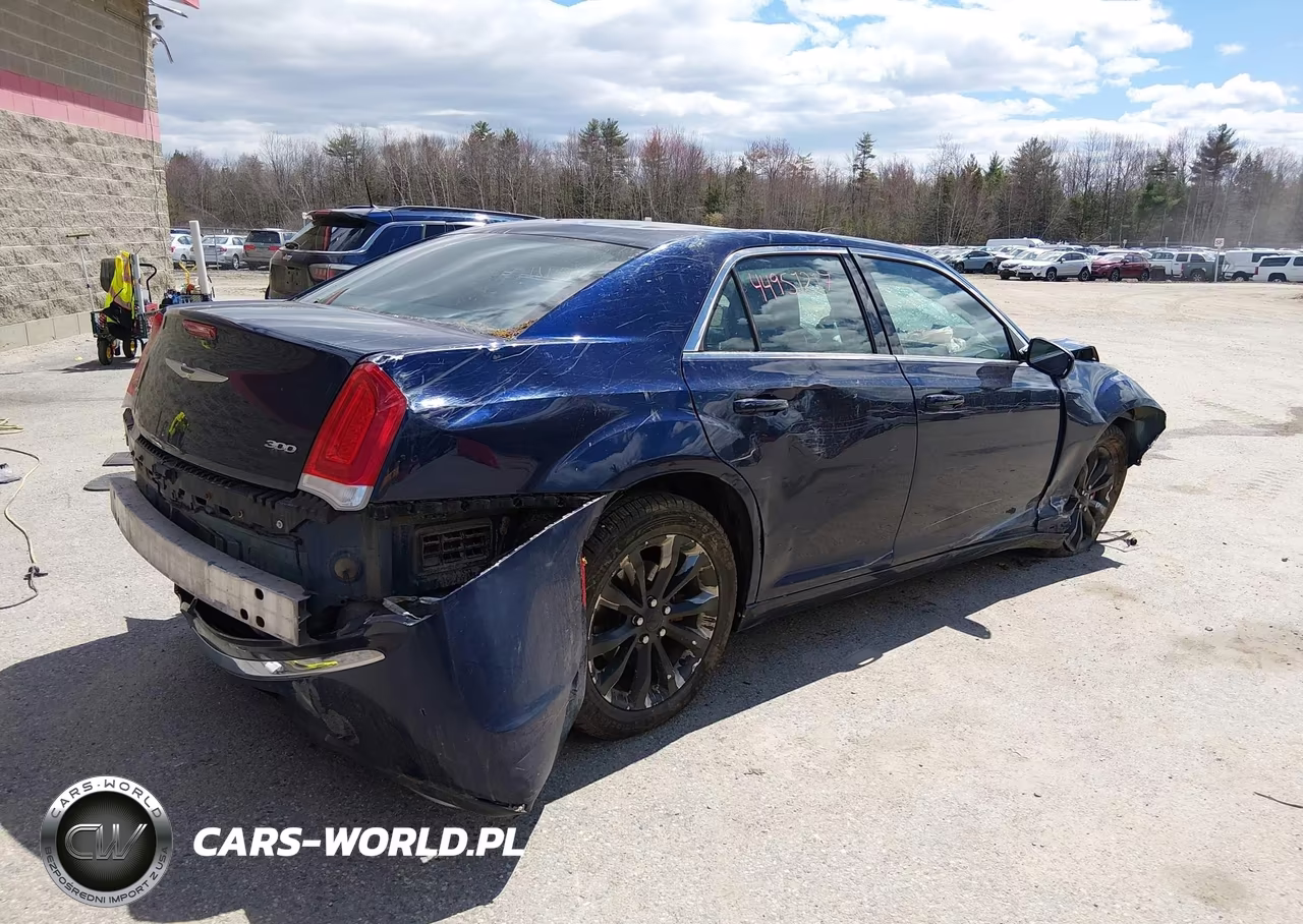 2015 Chrysler 300 Limited VIN:2C3CCARG5FH760699 - 4