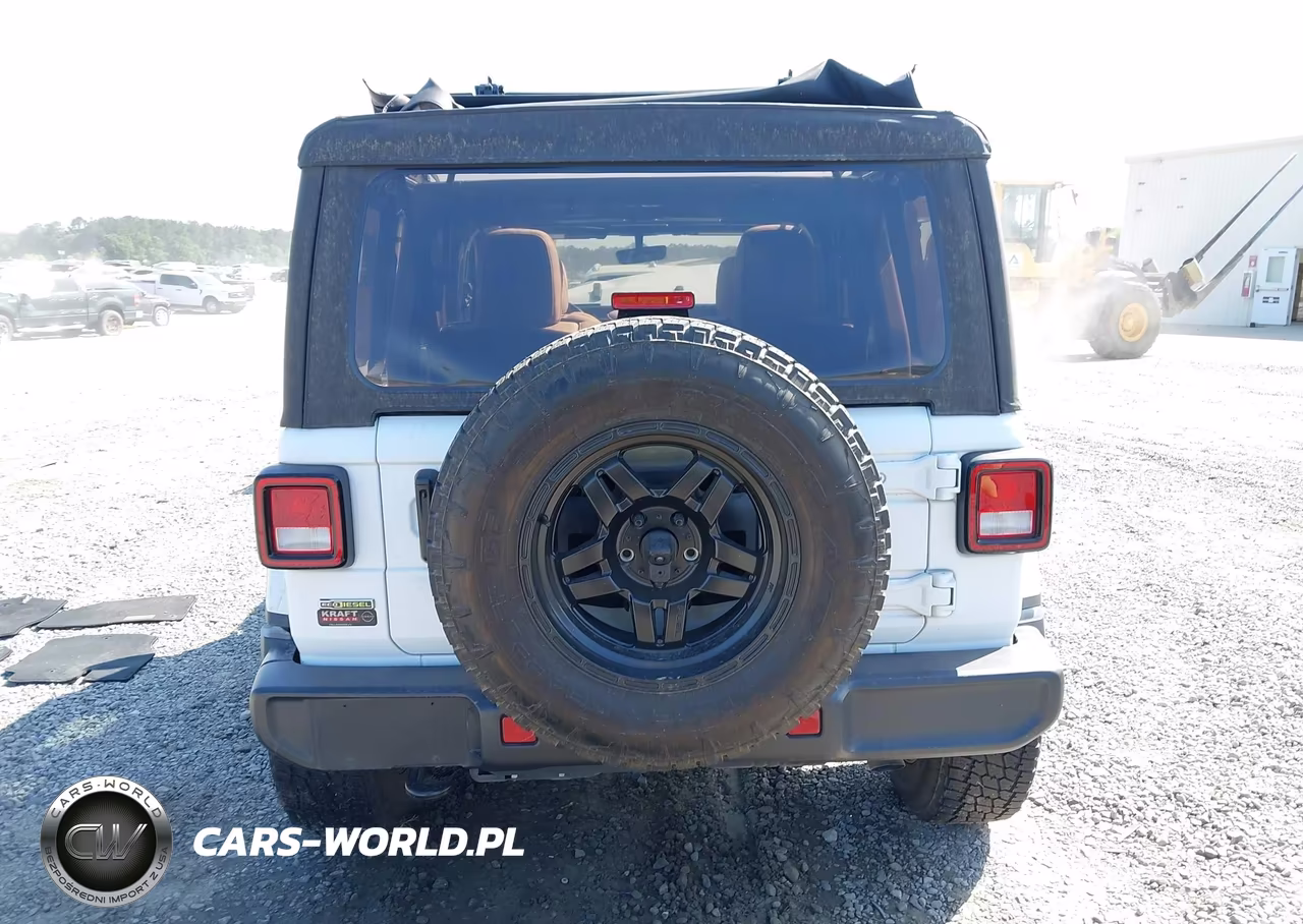 2022 Jeep Wrangler Unlimited Sahara 4X4 VIN:1C4HJXEM6NW135363 - 16