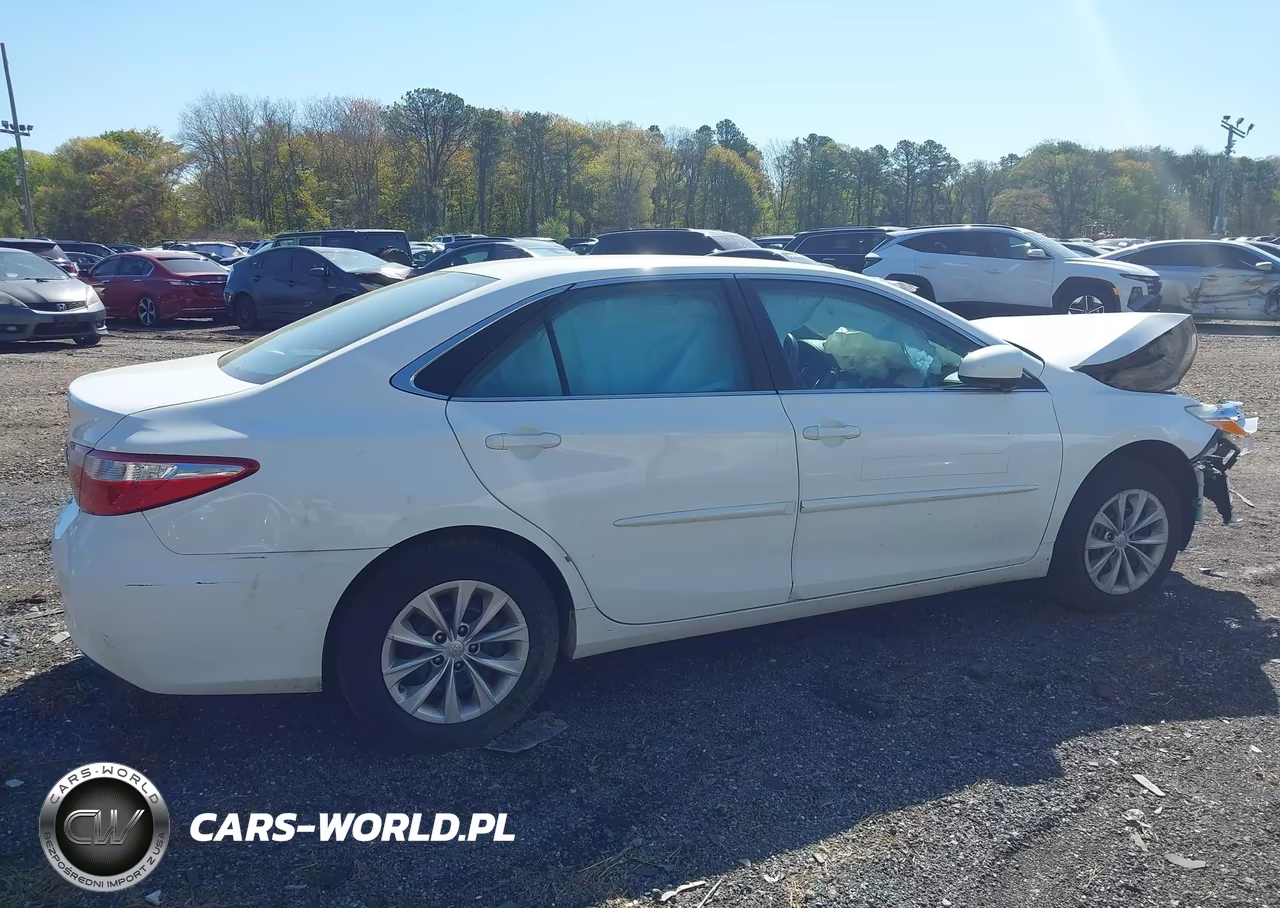 2017 Toyota Camry Le VIN:4T1BF1FKXHU373942 - 13