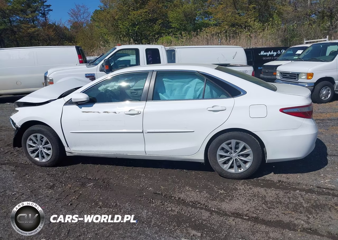 2017 Toyota Camry Le VIN:4T1BF1FKXHU373942 - 14