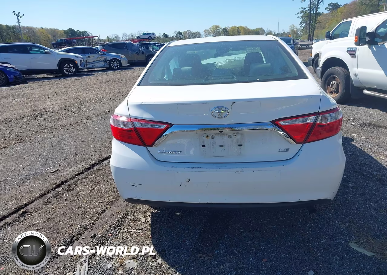 2017 Toyota Camry Le VIN:4T1BF1FKXHU373942 - 16