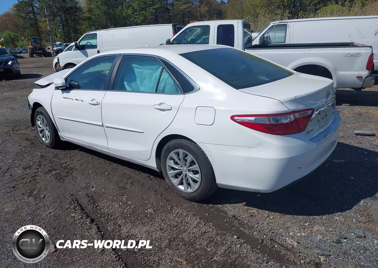 2017 Toyota Camry Le VIN:4T1BF1FKXHU373942 - 3