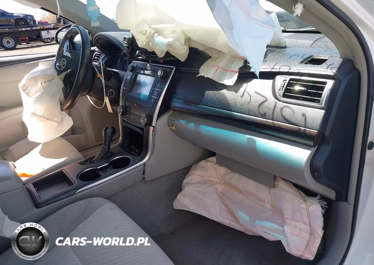 2017 Toyota Camry Le VIN:4T1BF1FKXHU373942 - 5