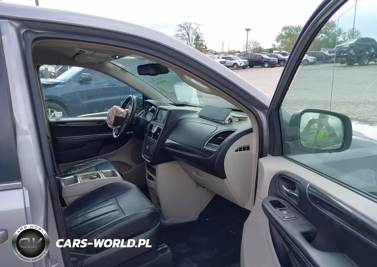 2014 Chrysler Town & Country Touring VIN:2C4RC1BG6ER383549 - 5