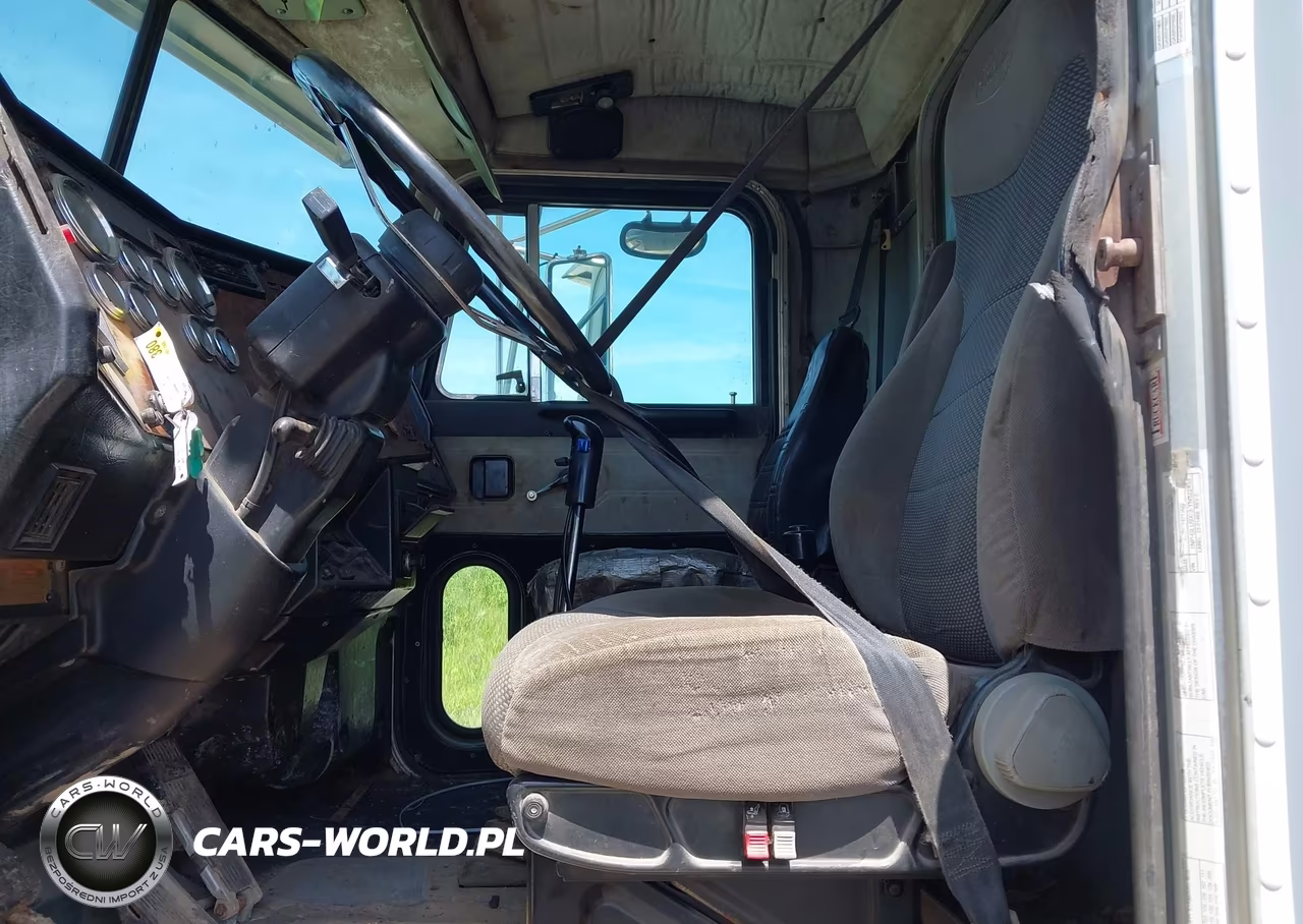 2000 Peterbilt 385 VIN:1NPGLU9X3YN522433 - 7