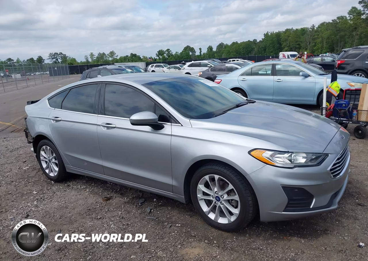 2020 Ford Fusion Se – zdjęcie 1 z 17