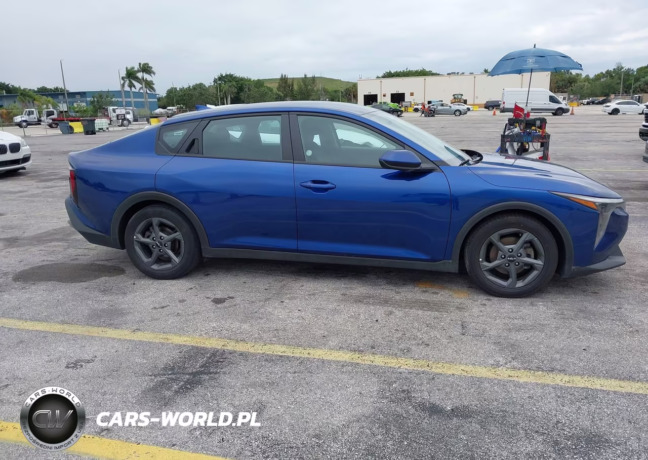 2025 Kia K4 Lxs VIN:3KPFT4DE0SE066895 - 13