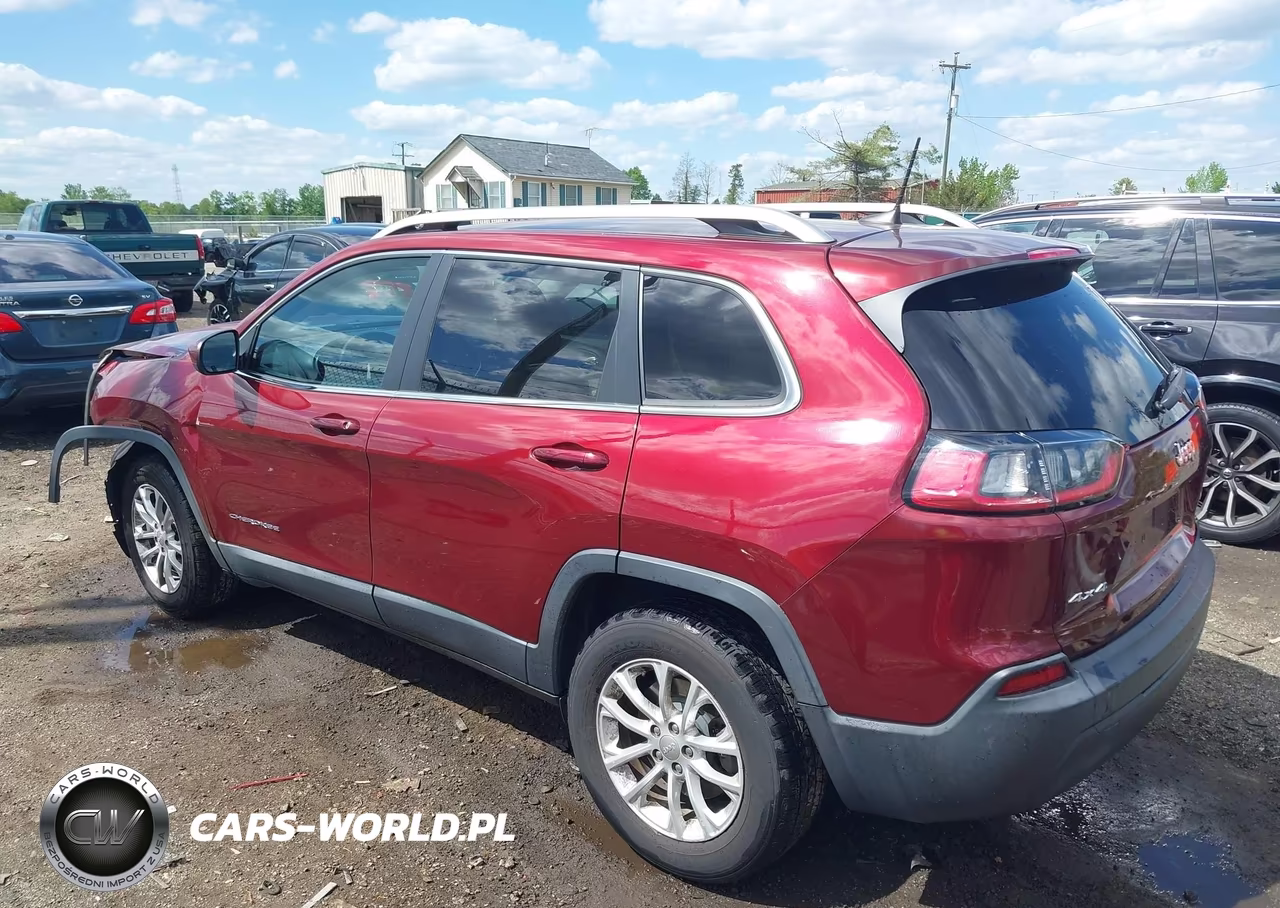 2019 Jeep Cherokee Latitude 4X4 VIN:1C4PJMCB2KD469053 - 3