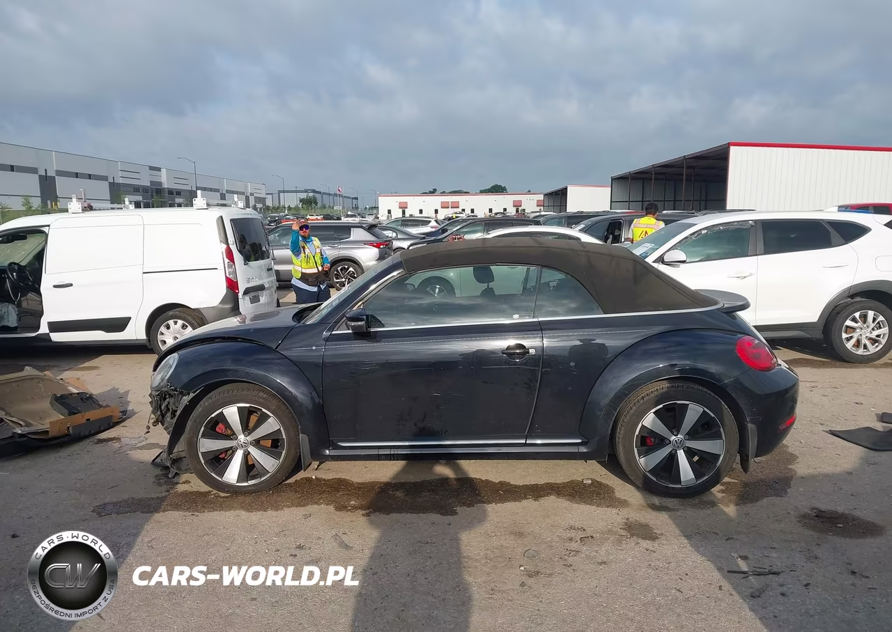 2013 Volkswagen Beetle 2.0T VIN:3VW7S7AT1DM821053 - 14