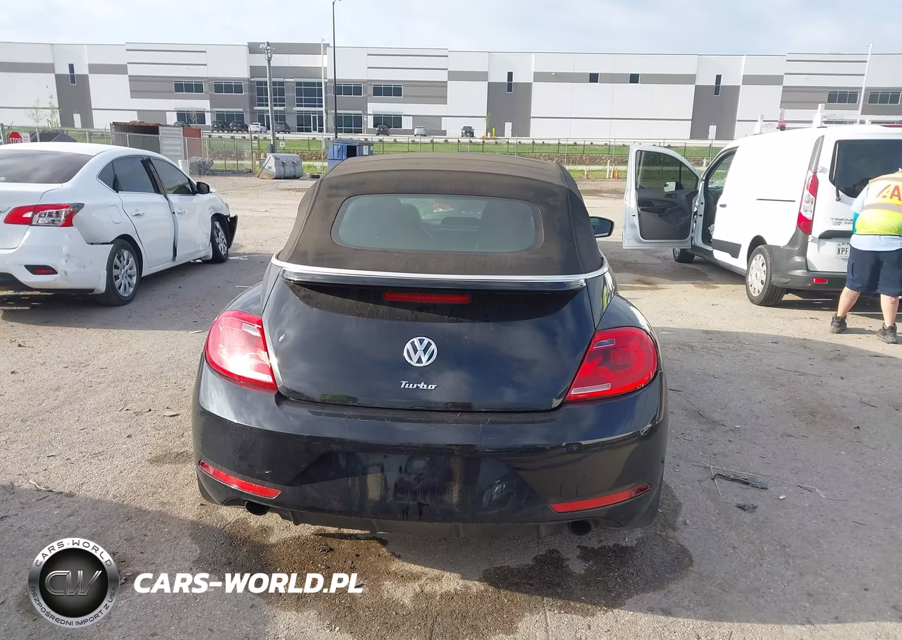 2013 Volkswagen Beetle 2.0T VIN:3VW7S7AT1DM821053 - 16