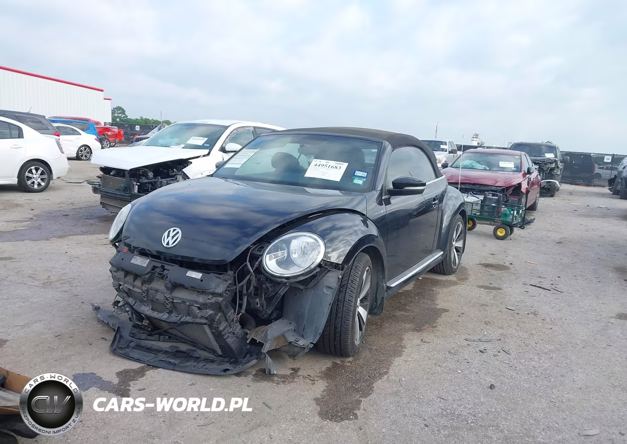 2013 Volkswagen Beetle 2.0T VIN:3VW7S7AT1DM821053 - 2