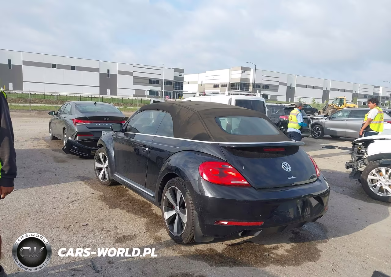 2013 Volkswagen Beetle 2.0T VIN:3VW7S7AT1DM821053 - 3