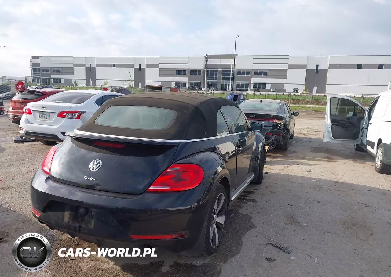 2013 Volkswagen Beetle 2.0T VIN:3VW7S7AT1DM821053 - 4
