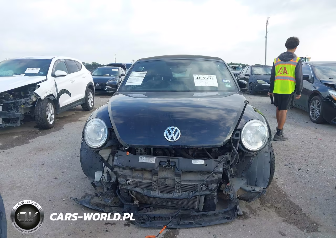 2013 Volkswagen Beetle 2.0T VIN:3VW7S7AT1DM821053 - 6
