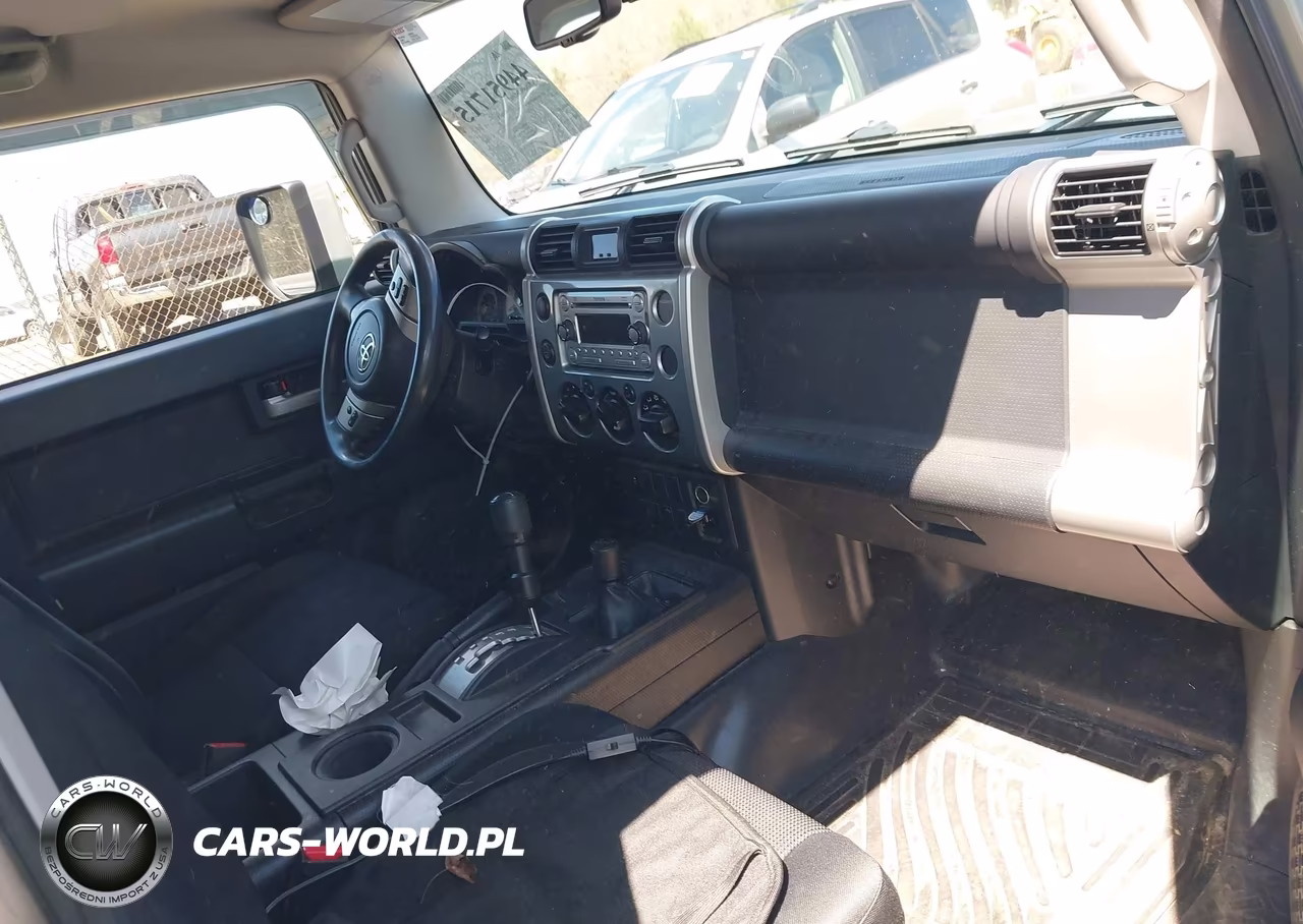 2011 Toyota Fj Cruiser VIN:JTEBU4BFXBK107520 - 5