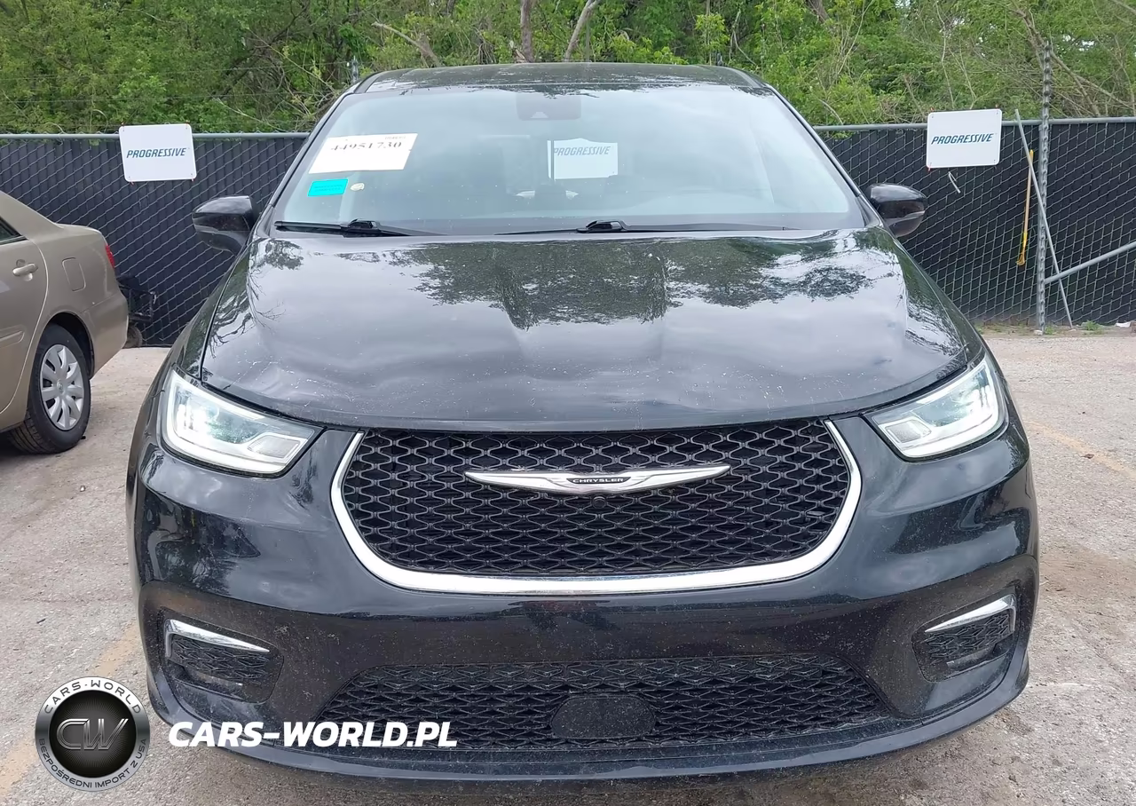 2023 Chrysler Pacifica Touring L VIN:2C4RC1BG5PR517129 - 12