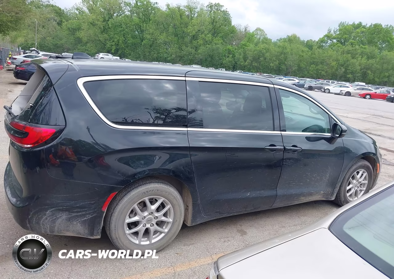 2023 Chrysler Pacifica Touring L VIN:2C4RC1BG5PR517129 - 13