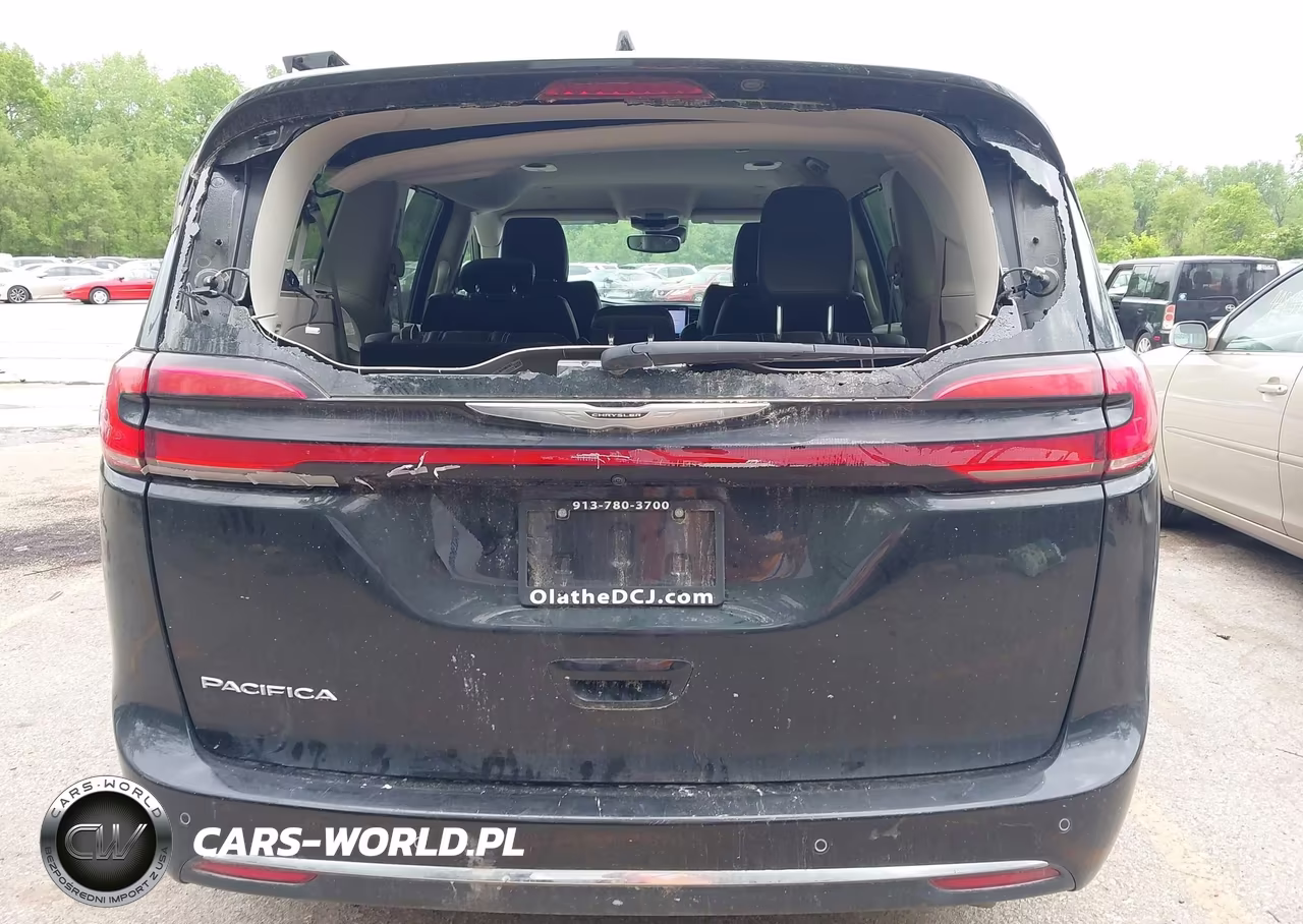 2023 Chrysler Pacifica Touring L VIN:2C4RC1BG5PR517129 - 16