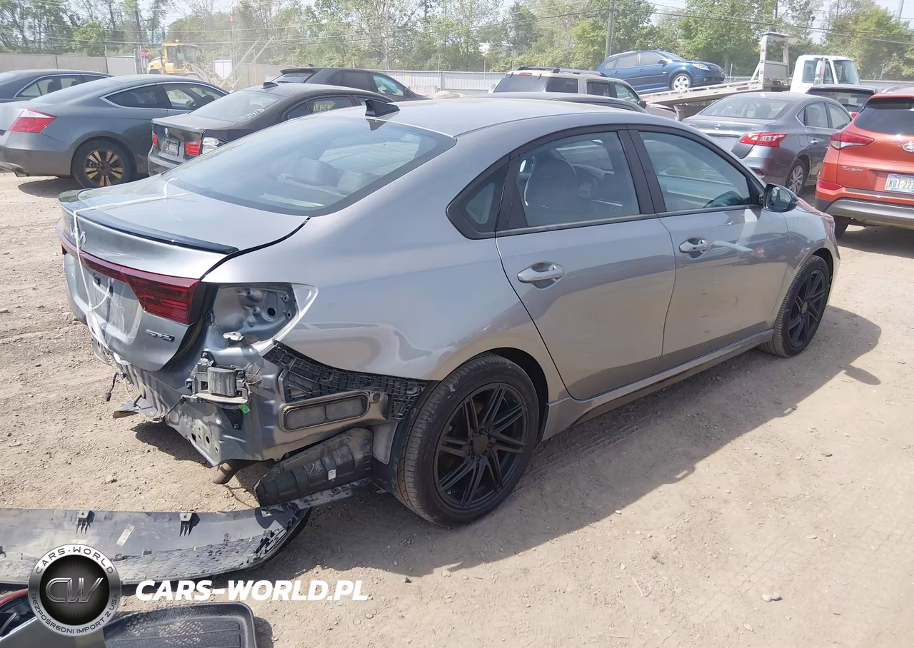 2022 Kia Forte Gt-Line VIN:3KPF54AD8NE455715 - 4
